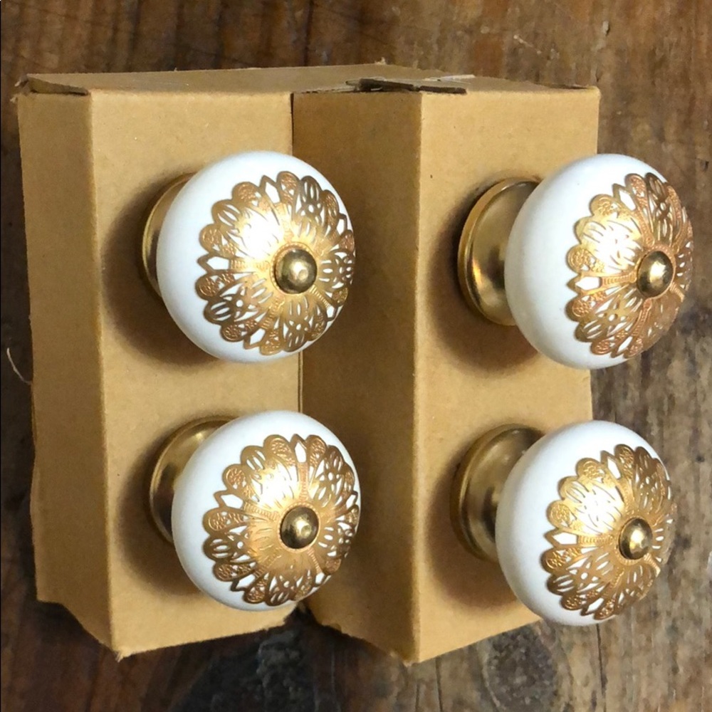 Drawer pulls